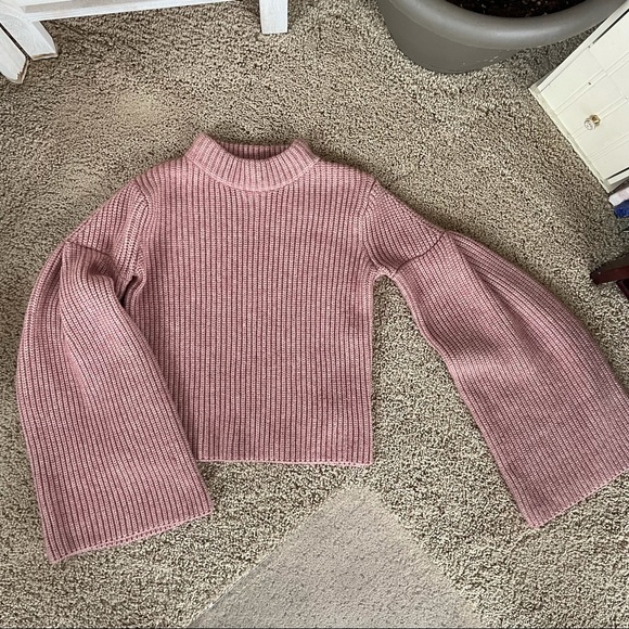 Crop Sweater with wide sleeve - Picture 2 of 3